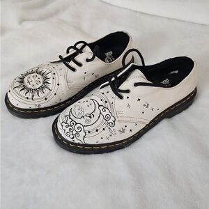 🌌 Vintage Dr. Martens 1461 Celestial Cosmic Oxfords – Women’s 8 – Gently Used 🌌